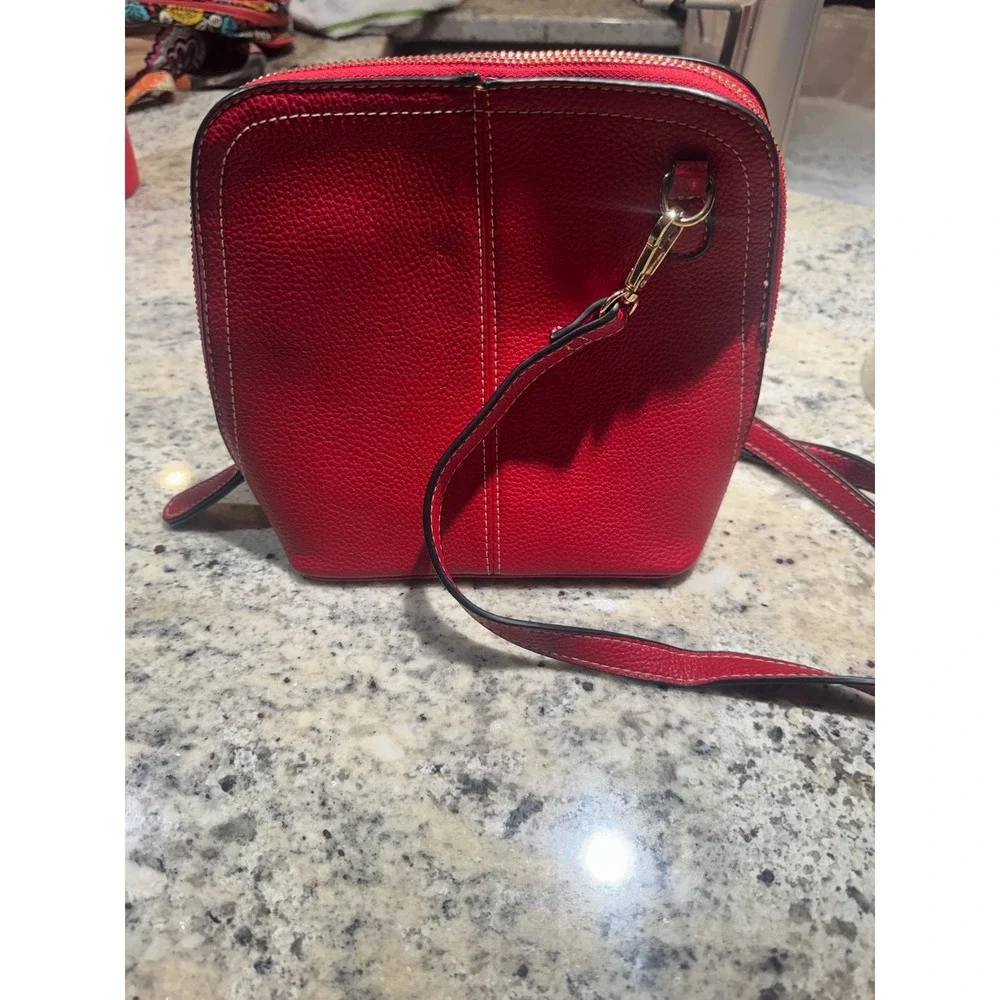 Liz Claiborne Red Crossbody Small Shoulder Bag Purse‎